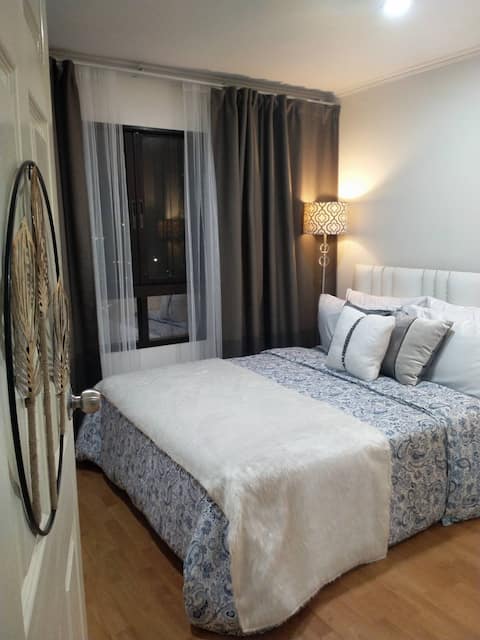 On Nut - Gently Decorated Overlooking Downtown