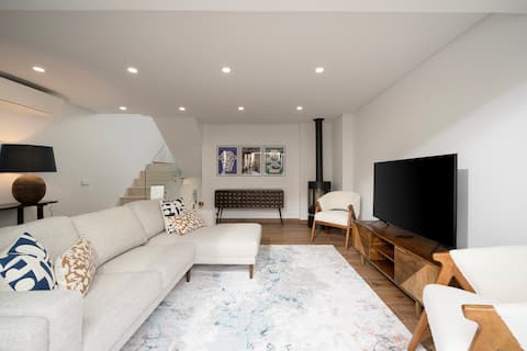 Successful Airbnb property: Vilamoura Marina • Stylish 4BR • Terrace & BBQ in Loulé