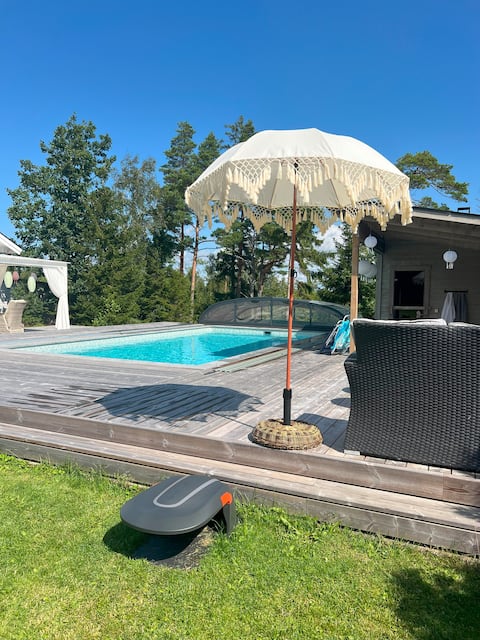House with pool & sauna