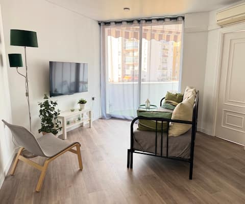 Successful Airbnb property: Central, Enjoy Relaxation & Comfort, 10’ Beach in Torremolinos