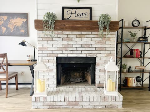 Top performing Airbnb: Charming & Peaceful 3BR Home Outside ATL in Fayetteville