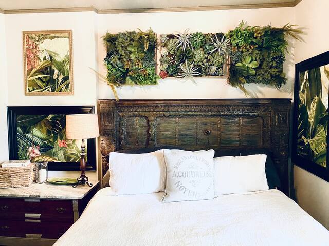 Neighborhood Feel – Steps Away From City gallery image 4