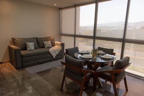 South Point Area / with AC / 2nd floor / king size bed