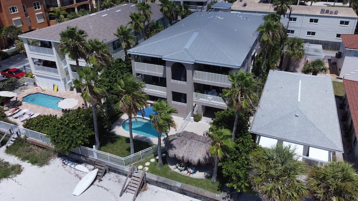 Beach Front Condo-prime Location-private - Indian Rocks Beach, FL