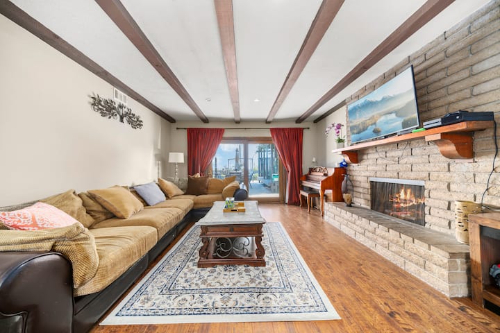 Historic House For Your Perfect Getaway - Rancho Cucamonga, CA