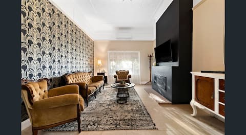 Top performing Airbnb: Endsleigh Cottage - Hunter Valley Vineyard Escape. in Cessnock