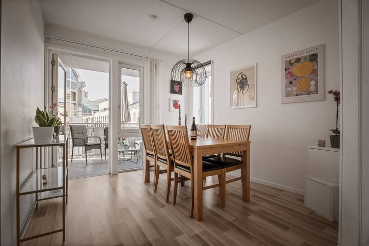 Downtown Corner Apt | Sunny Balcony & Free Parking gallery image 2