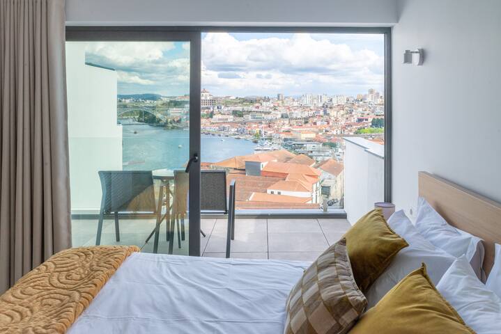 Stunning Douro Terrace & Riverview Charming Villa gallery image 5