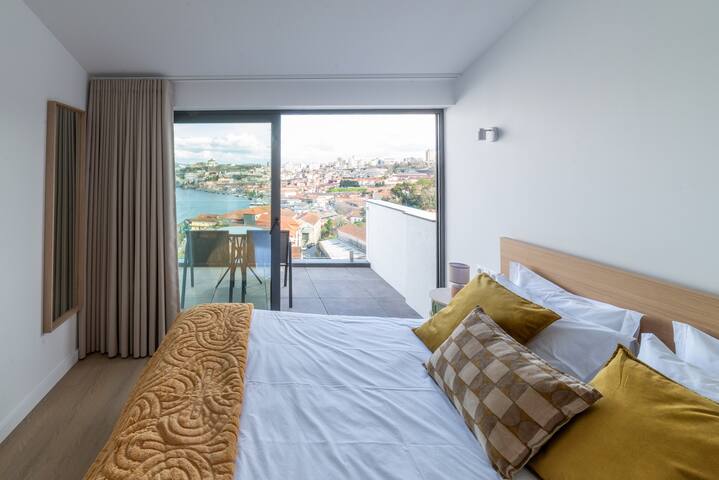 Stunning Douro Terrace & Riverview Charming Villa gallery image 4