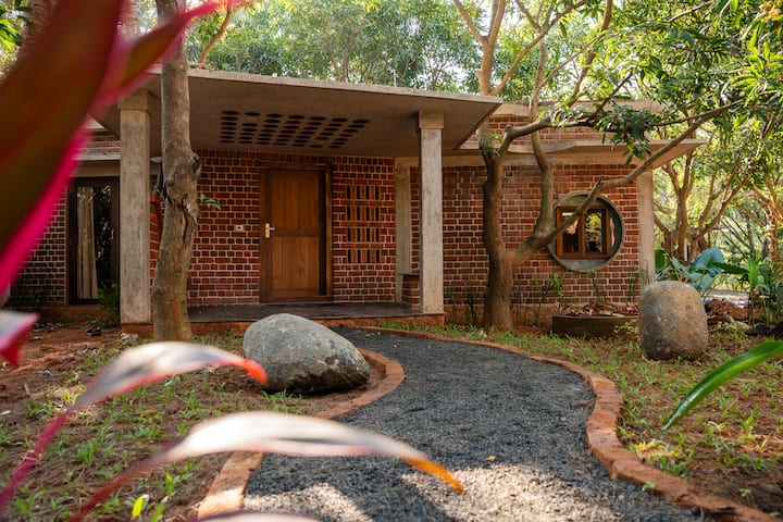 De Villa II by Keeth House