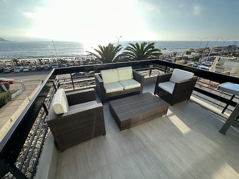 Modern and Beautiful First Line Apartment!