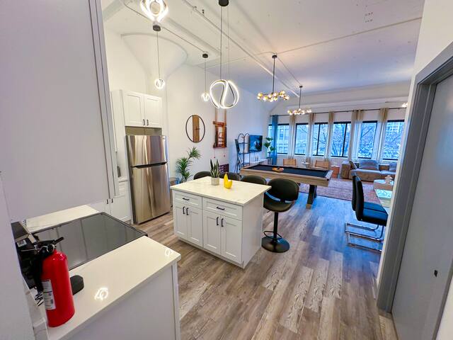 Luxury 6BR/3BA Group Stay in McCormick | Sleeps 12 gallery image 4