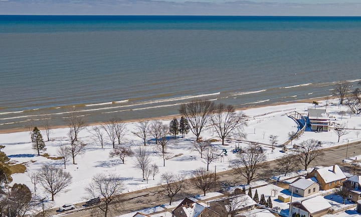 New King Park Beach Lookout Deluxe! - Sheboygan, WI