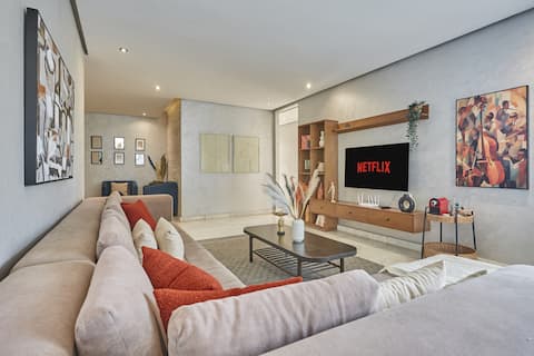 Luxury 3-Bedroom Getaway in Bouskoura's Finest