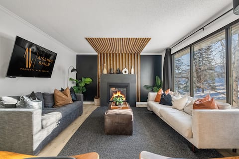Aurora | Game Room | Hot Tub | Mountain/Lake Views