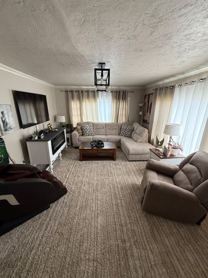 Charming 3 Bedroom Home - Green Bay