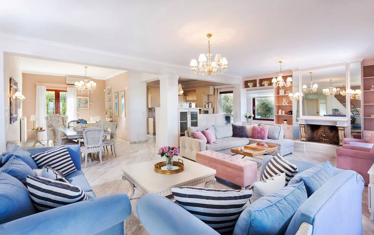 Villa Vanelia Mare – Your Greek summer dream! gallery image 4