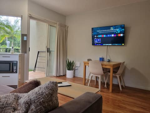 Popular Airbnb listing: River walks - Pet Friendly on Gympie Terrace in Noosaville