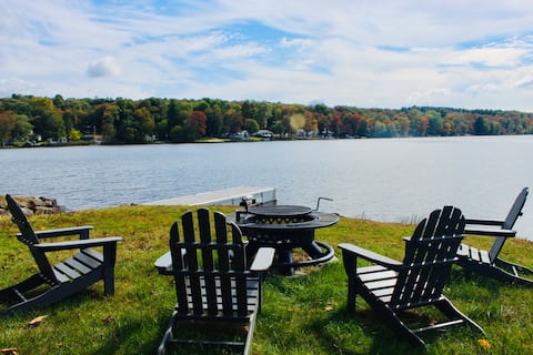 Lakefront Charming Cottage Retreat