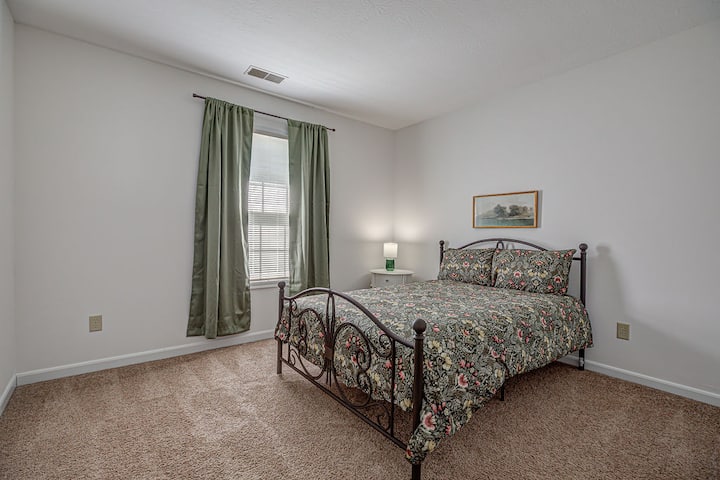 חדר שינה שני, מיטה בגודל מלא