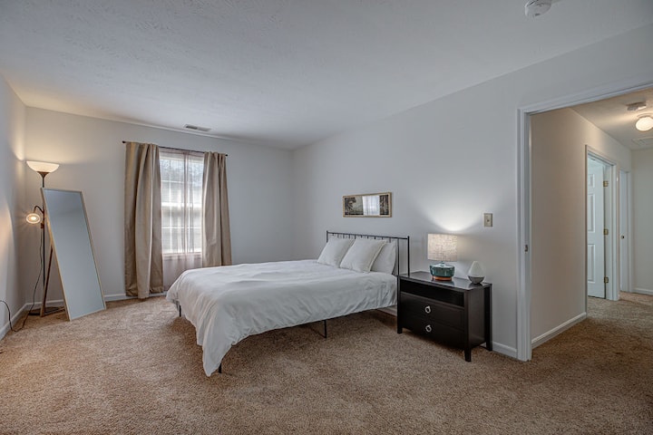 חדר שינה ראשי, מיטת קווין סייז