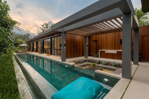 Dada: 6 BR Villa w/ Jacuzzi, Gym, & Jungle View