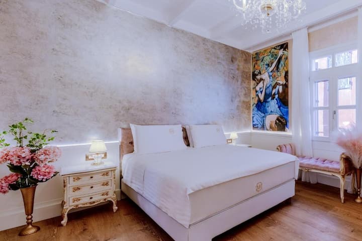 Brigitte Room In Madame Hortense - 하니아