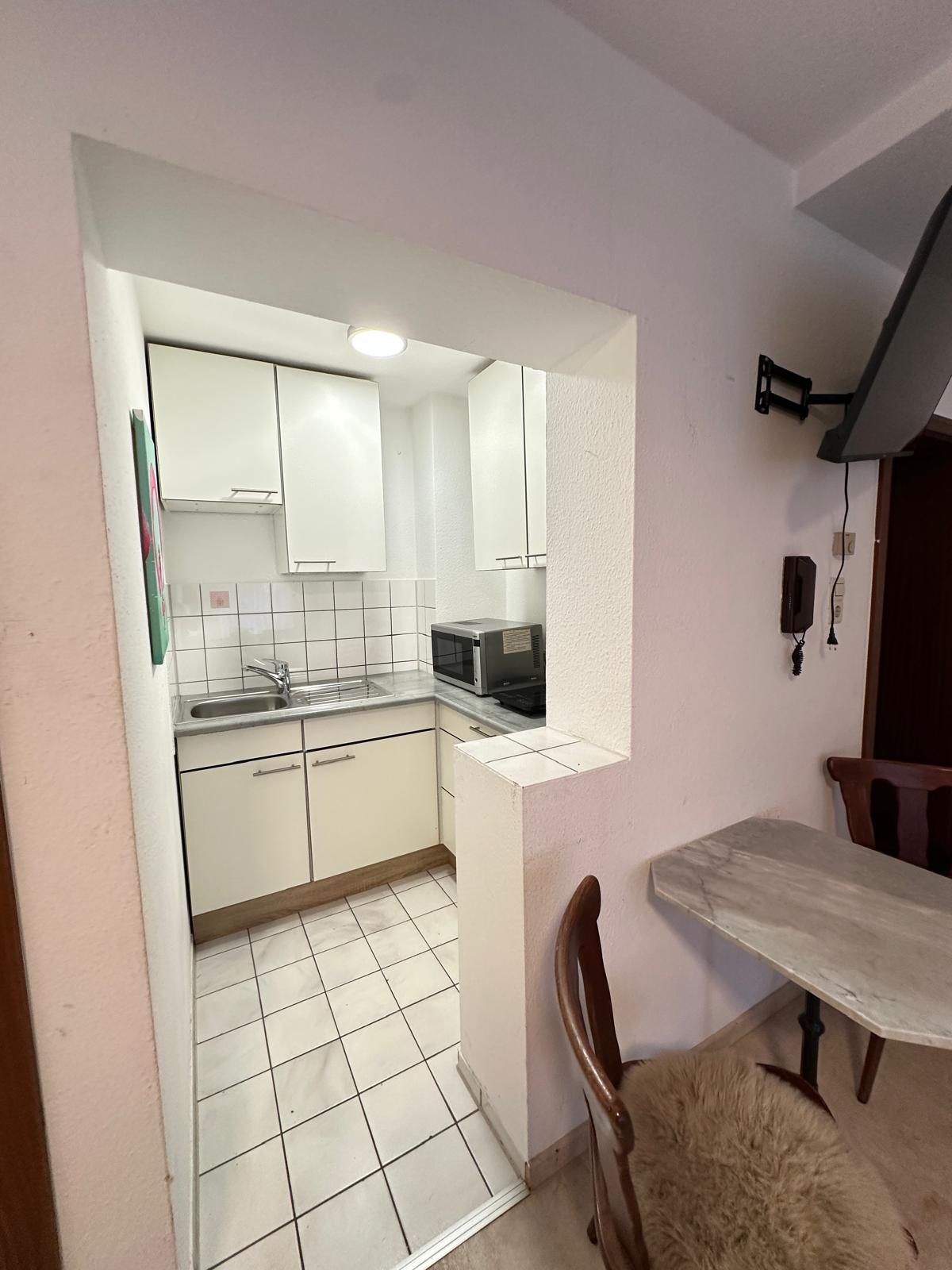 Top Airbnb: Cozy in a 1-room apartment. On the ground floor of Heusteigviertel (2) à Lehen