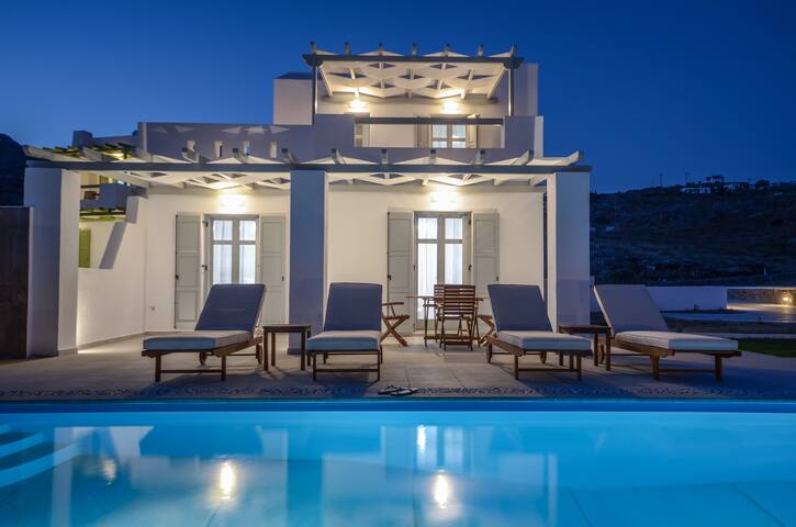 Villa Heron with private pool