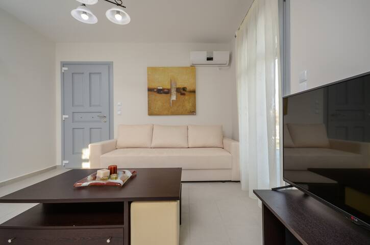 Villa Heron with private pool gallery image 3