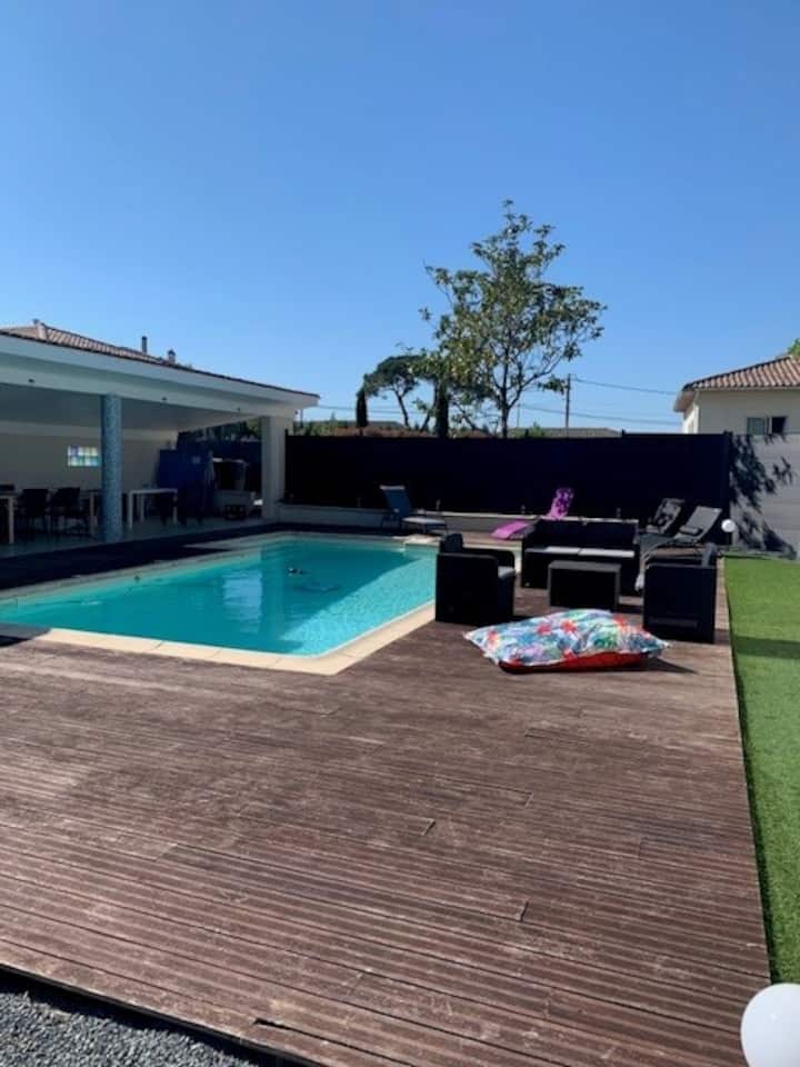 Maison-piscine-terrasse - Sainte-Eulalie
