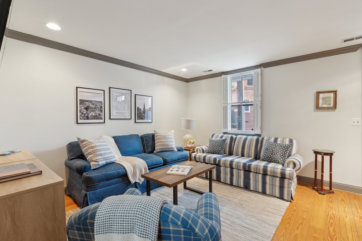 Popular Airbnb listing: Historic Charm | Steps from City Dock and the Yard in Annapolis