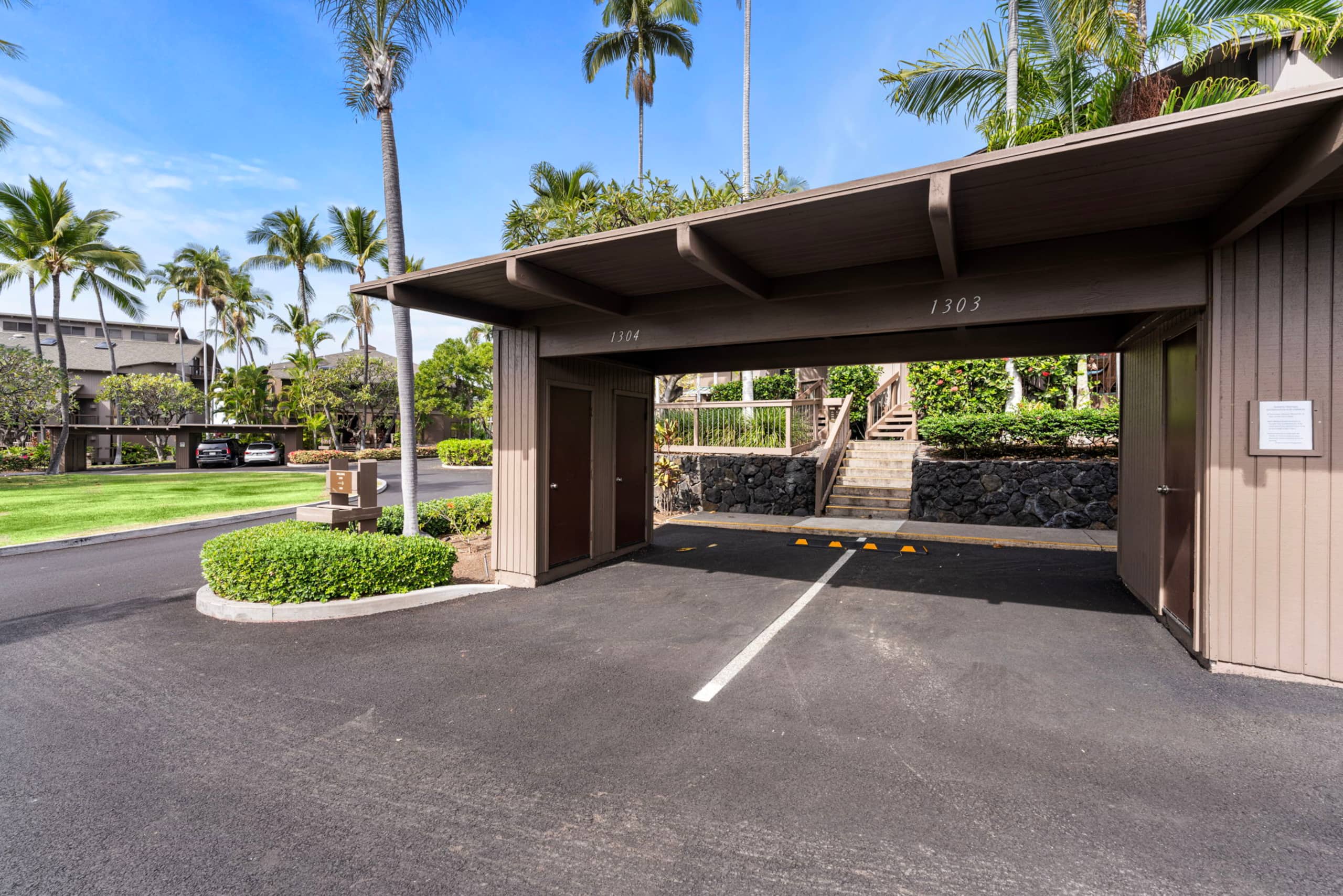 Condo in Kailua-Kona · ★4.9 · 3 bedrooms · 5 beds · 2 baths - Image 33