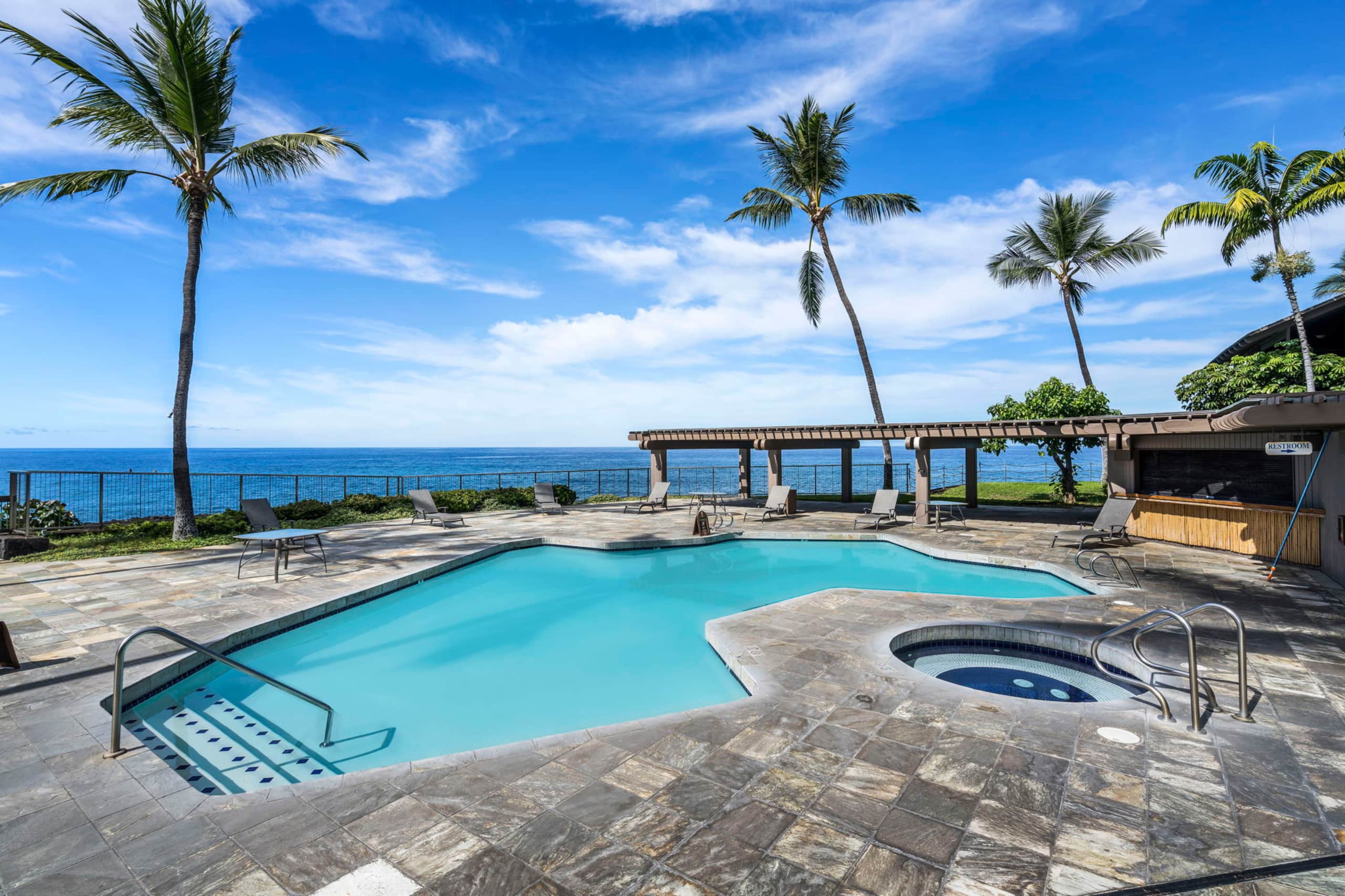 Condo in Kailua-Kona · ★4.9 · 3 bedrooms · 5 beds · 2 baths - Image 52