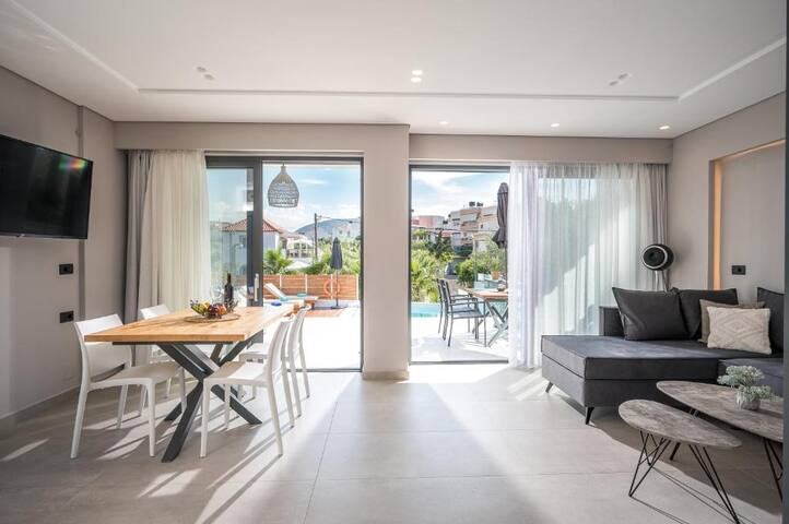 Aida Luxury Villa 1 gallery image 4