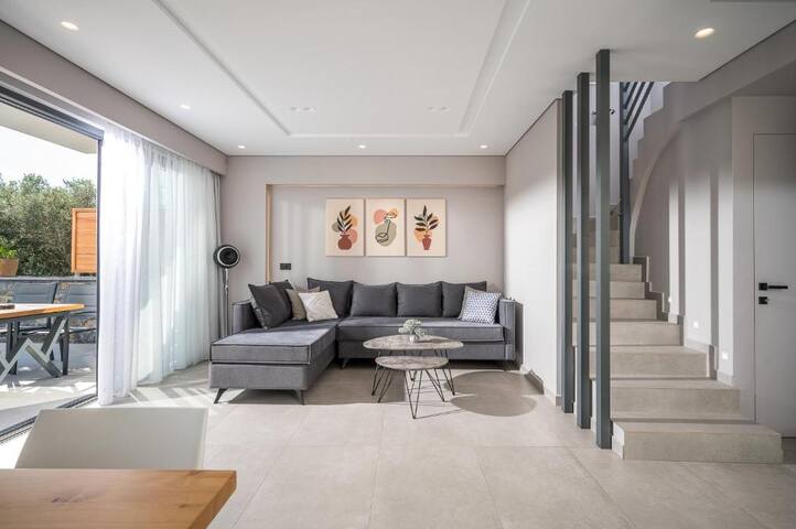 Aida Luxury Villa 1 gallery image 3