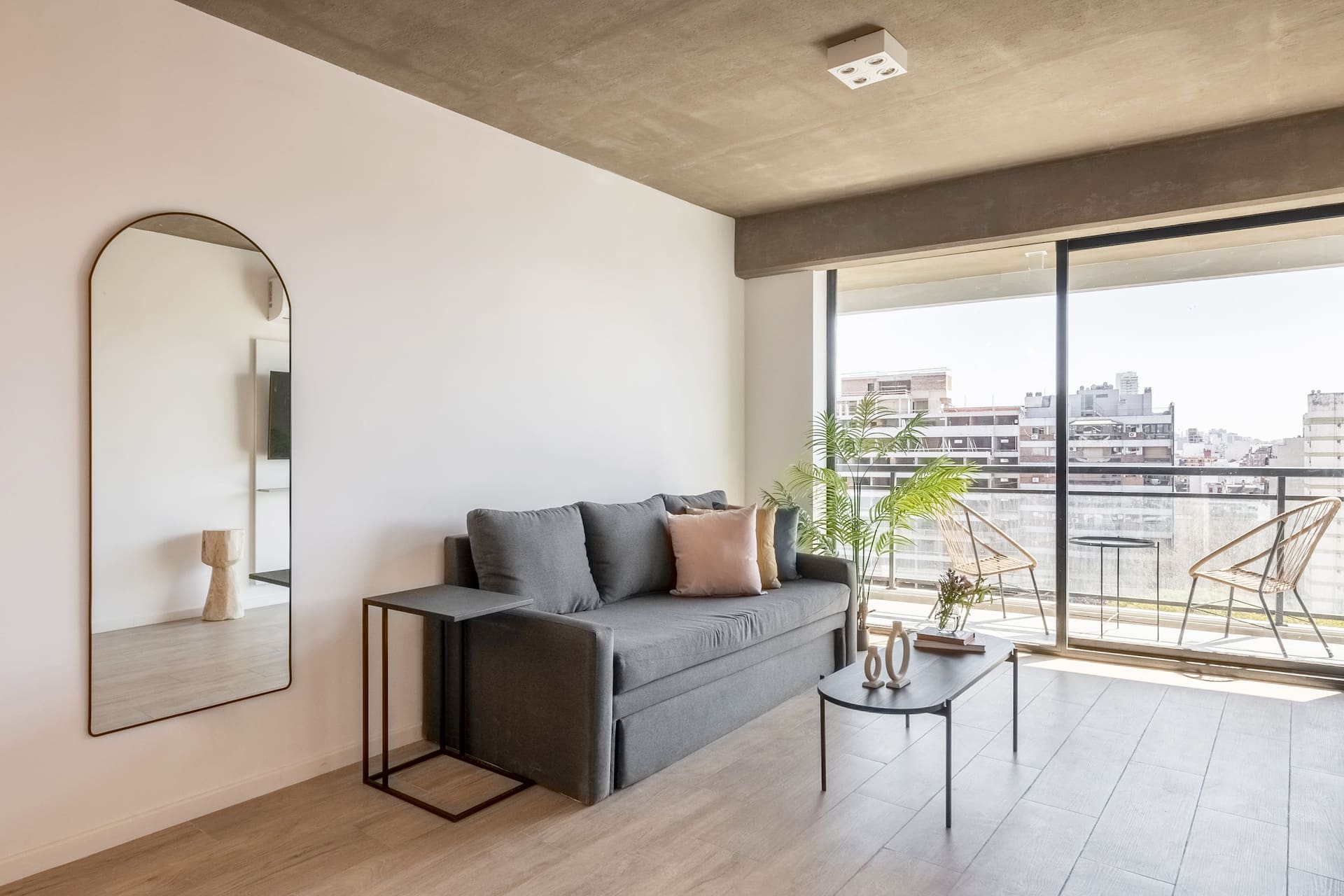 Apartamento de três ambientes em Núñez com piscina e academia