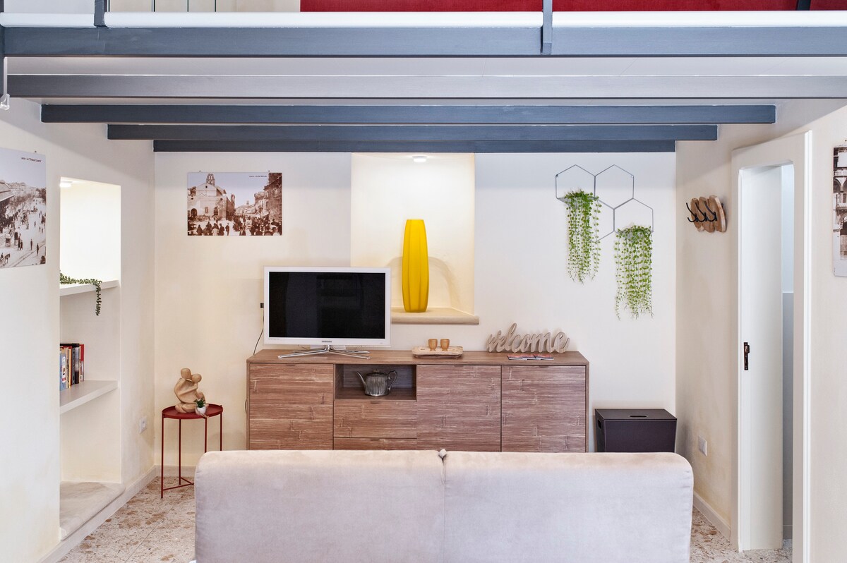 Top performing Airbnb: Historic center A few steps from the Duomo of Lecce in Lecce