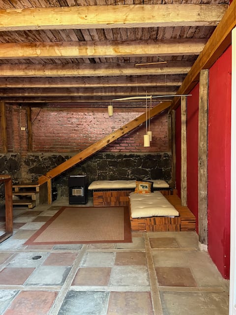 Popular Airbnb listing: Artist's or couple's casita & studio in CDMX in álvaro Obregón
