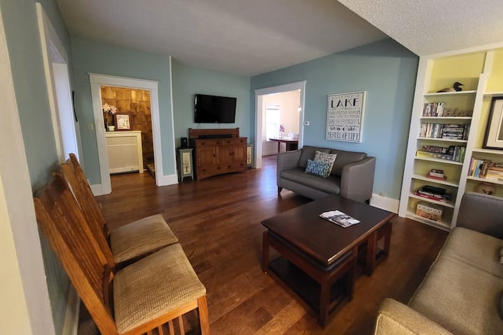 Bedroom On 4th - Devils Lake, ND