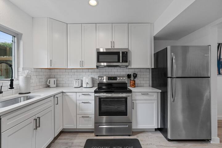 Up to 16 people – Balcony Access – Multi Home gallery image 5