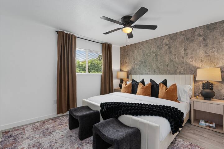 Up to 16 people – Balcony Access – Multi Home