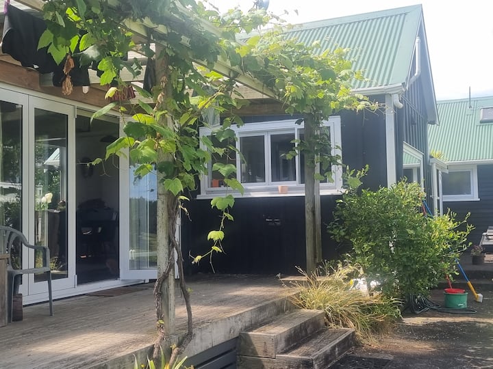 Pouakai Retreat - New Plymouth