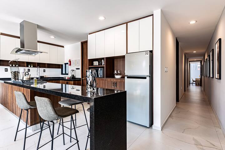 Urban Hideaway with Private Balconies & Coworking gallery image 3