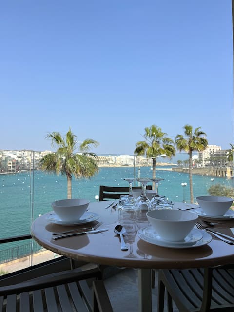 Stylish Marsaskala Seaview Stay