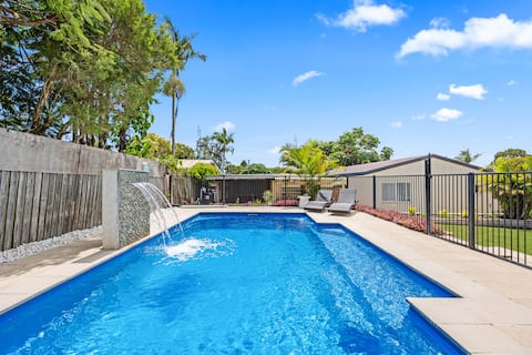 Family Entertainer - Pool, Central