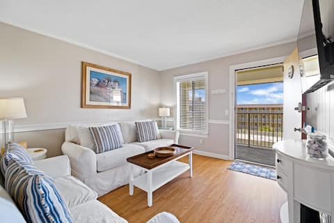 Successful Airbnb property: Gorgeous villa, private beach access, HH Resort in Hilton Head Island