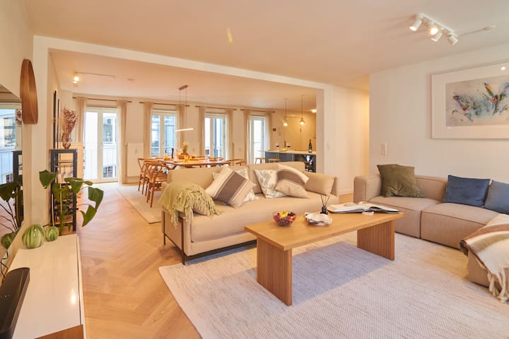 Designer 2 BR Home w/ Private Balcony