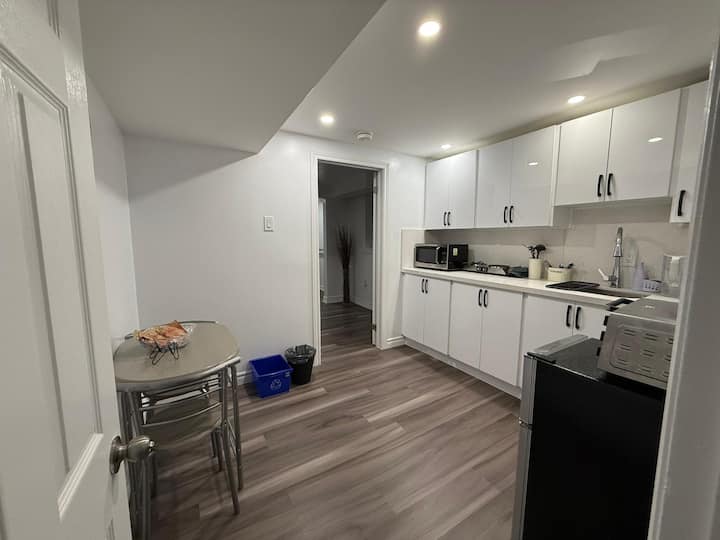 The Citrus Unit - Pickering