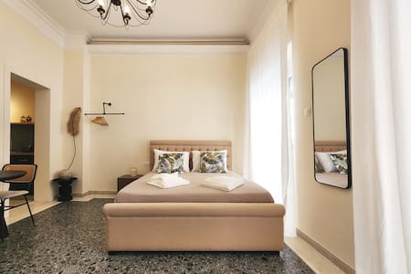 Omian Emerald House  | Chic Interior, metro 3' 2